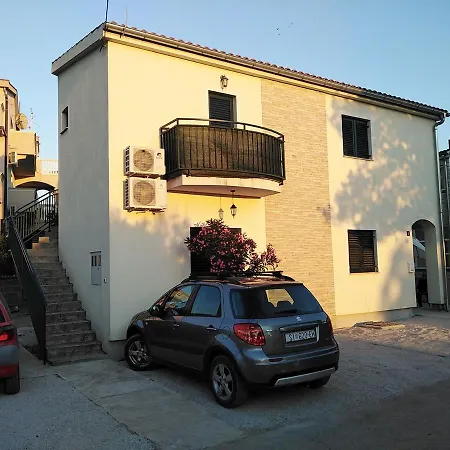 아파트 Two-bedroom Grandica *