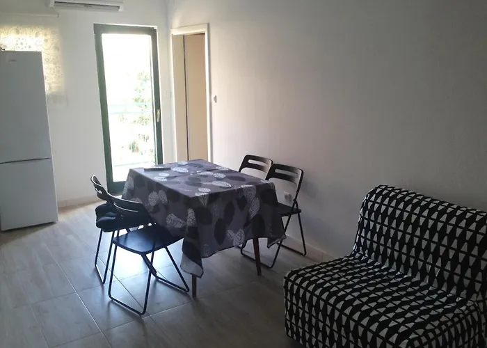 Two-bedroom Grandica 아파트